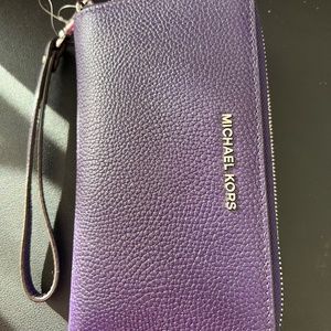 Michael Kors Smartphone Ladies Large Iris (Purple) Leather Wristlet